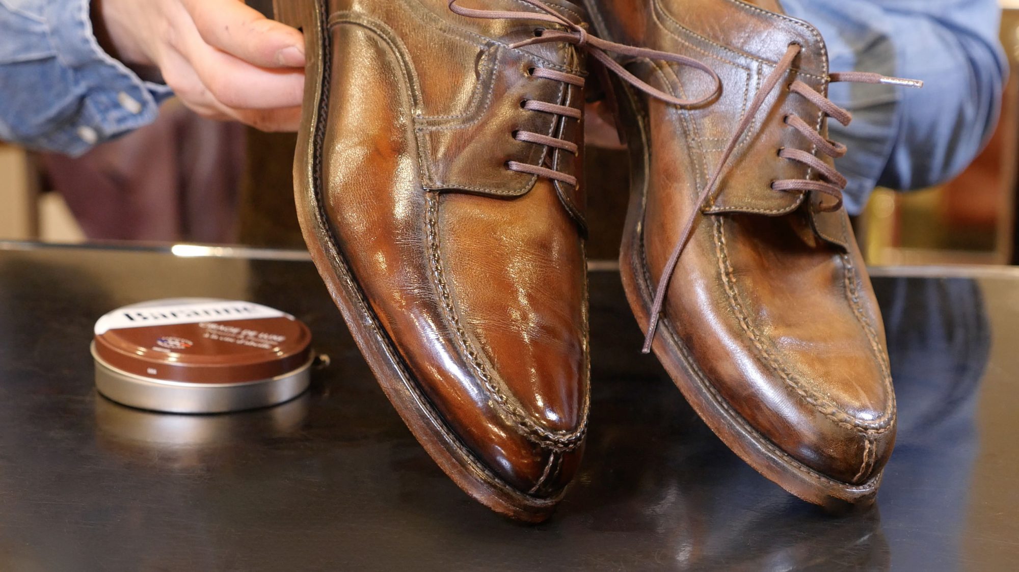 glaçage chaussures cuir