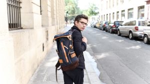 sac-a-dos-haut-de-gamme-homme-bleu