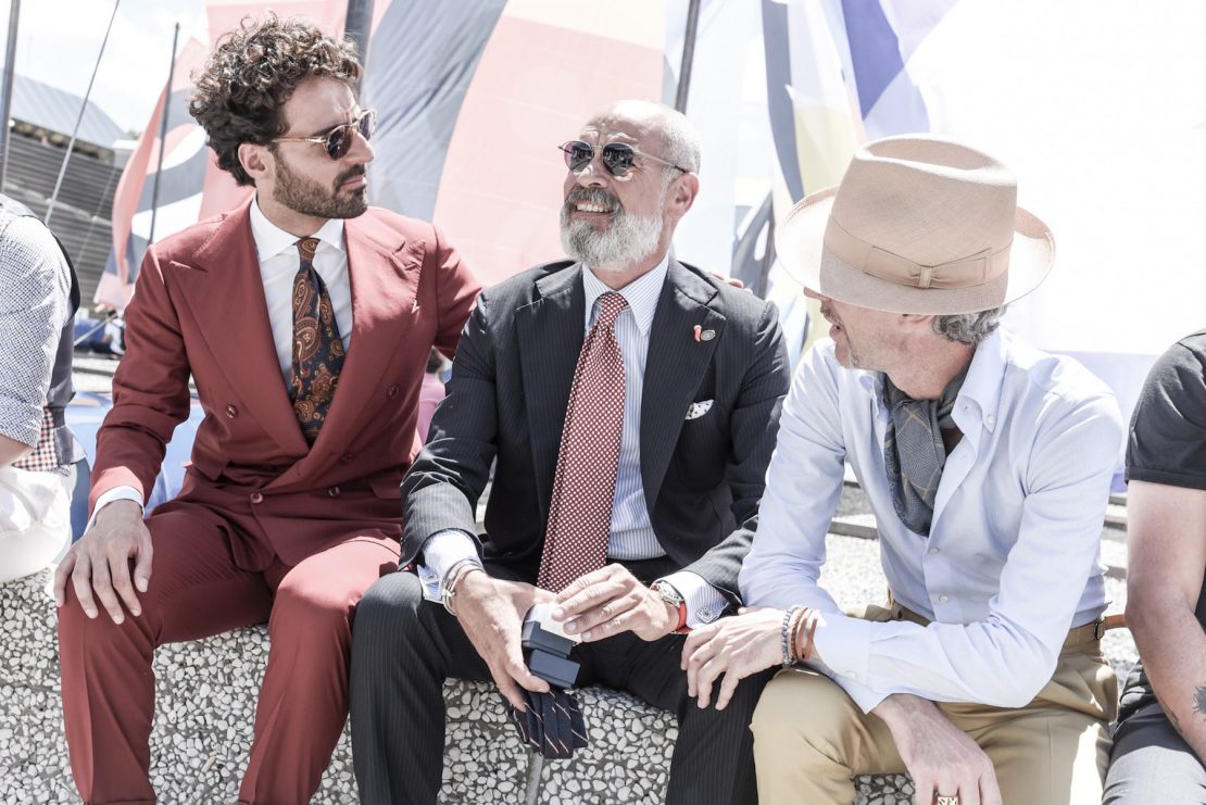 Comment associer les couleurs de ses vêtements ? Guide pour homme