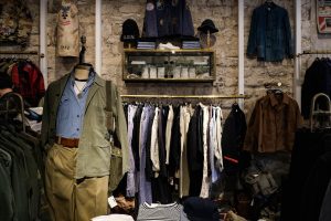 selection vetements vintages paris