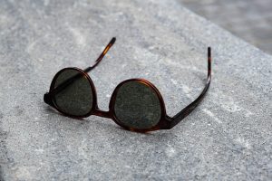 lunettes de soleil atelier particulier v2 ecailles