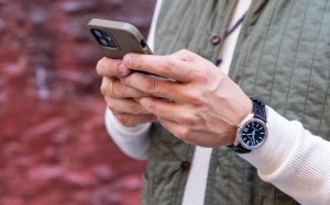 Montre The Citizen Chronomaster Eco Drive AQ4050-02L portee