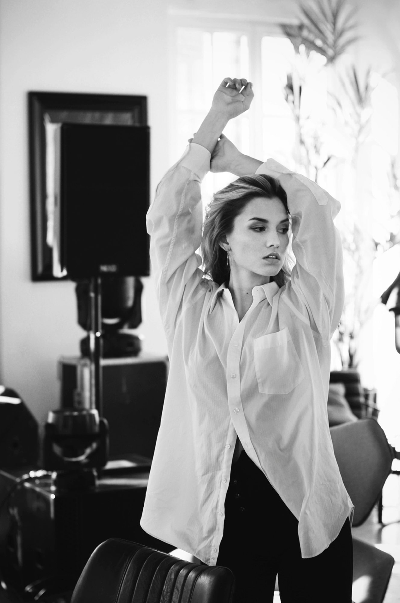femme chemise blanche pour homme