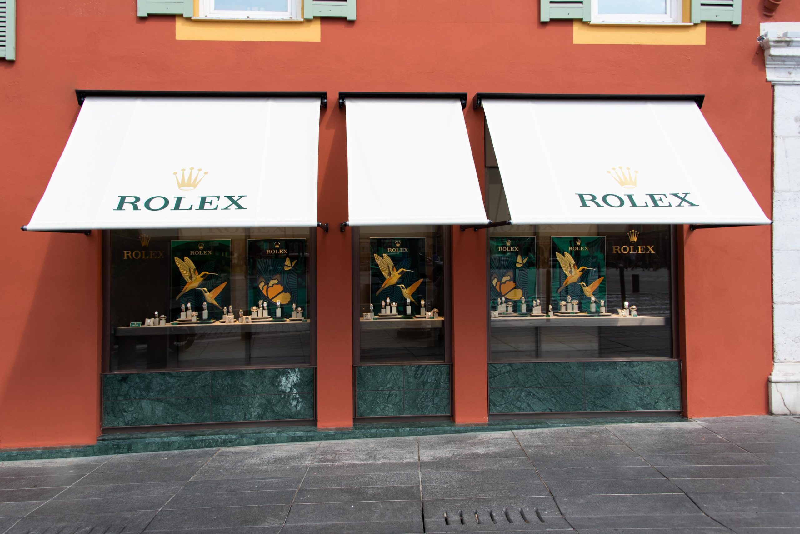 ferret horloger devanture