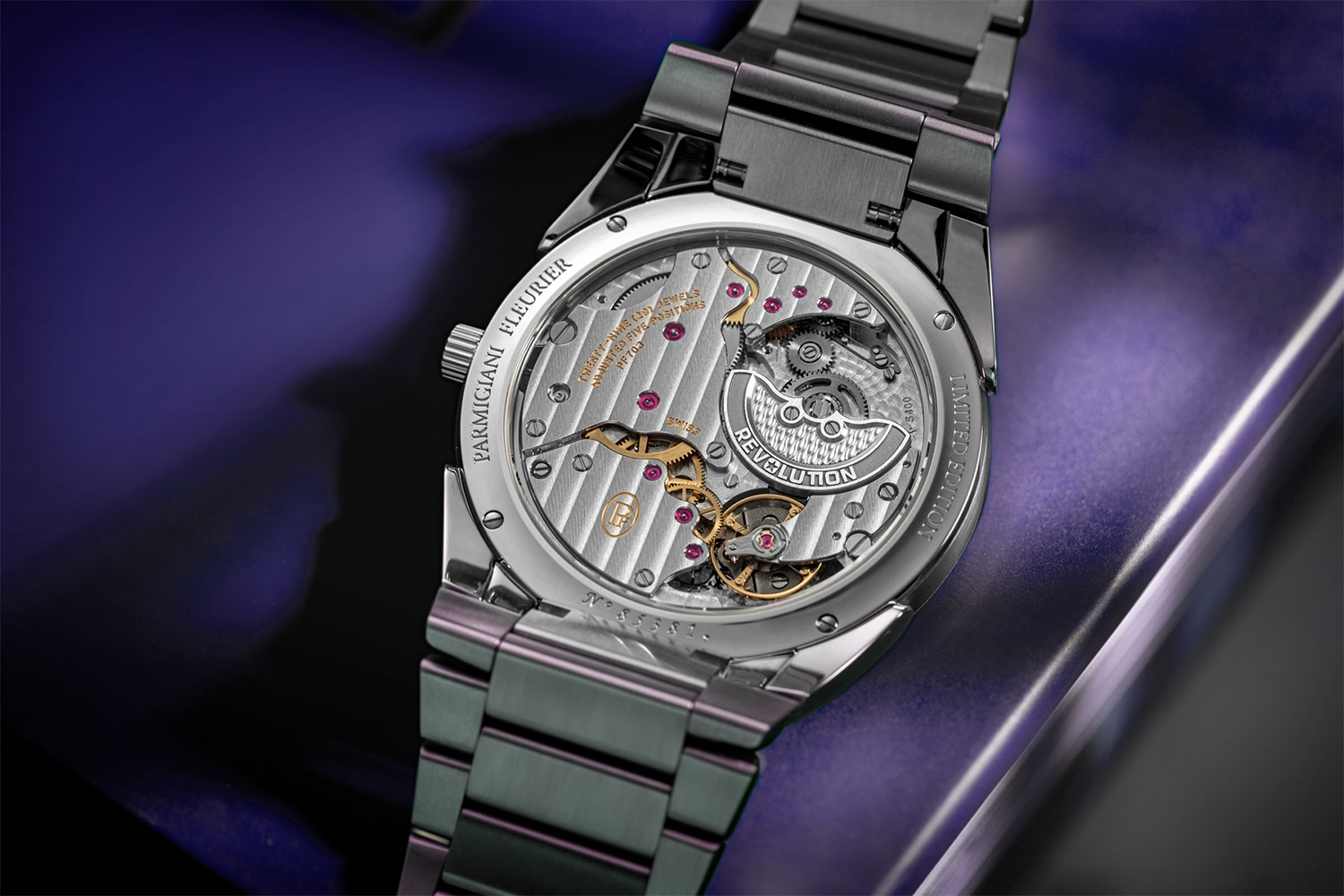 Parmigiani Tonda PF Micro-Rotor, équipée d'un mouvement dérivé du Vaucher 5400