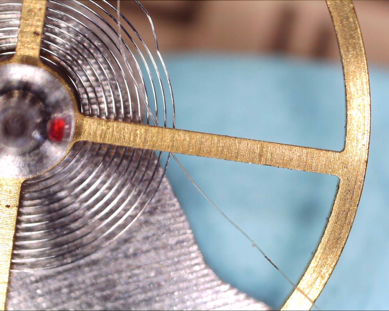 Tourbillon laissant voir le balancier et son spiral