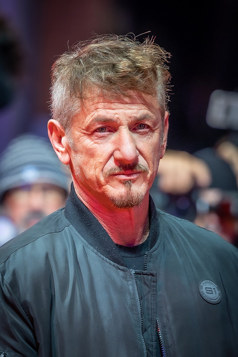 sean penn chevelure argentée 65 ans