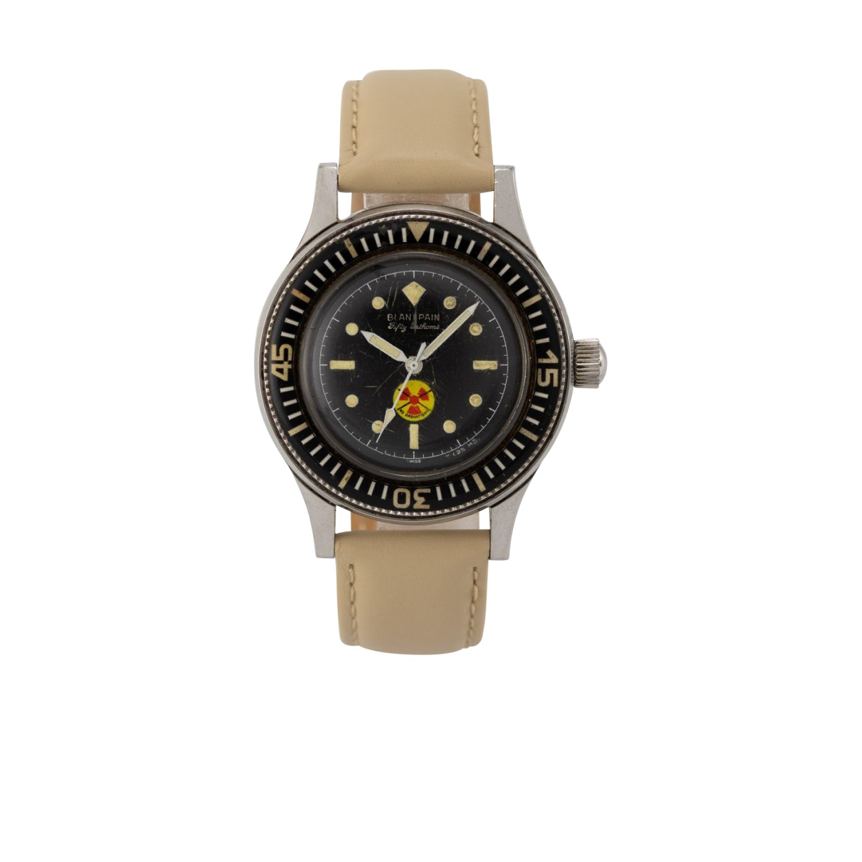 Blancpain Fifty Fathoms No Radiations en acier de 41 mm, cadran noir mat avec symbole radioactif barré et lunette tournante