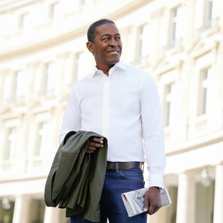 Chemise blanche sur mesure en popeline facile à repasser Le Chemiseur