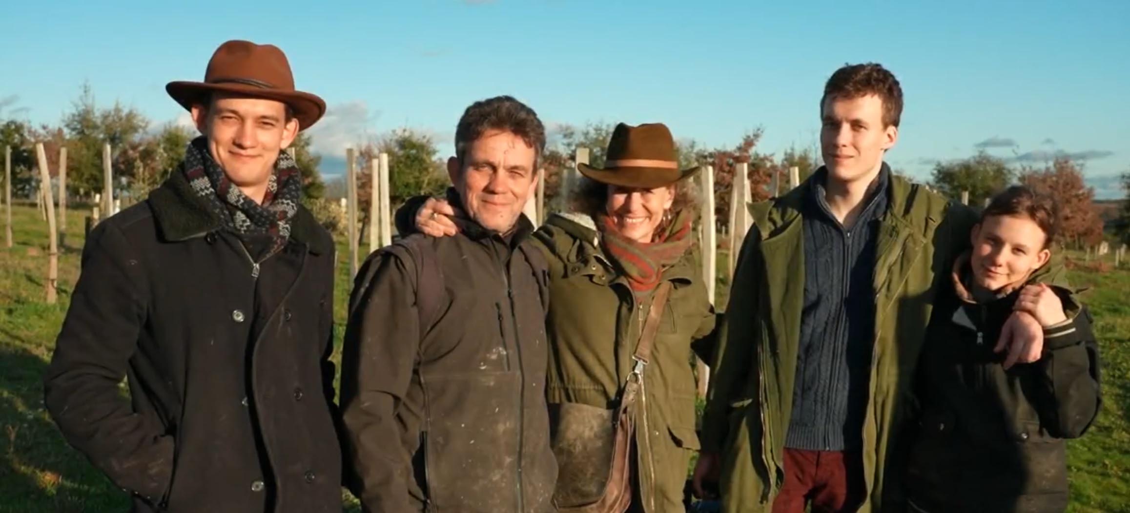 La famille Duler réunie au Domaine de Saint-Géry : Patrick, Pascale, Thibault, Louis-Dominique et Camille