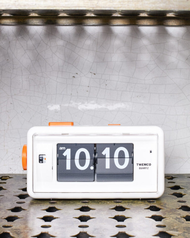 Horloge à palettes Twemco AL-30 blanc et orange