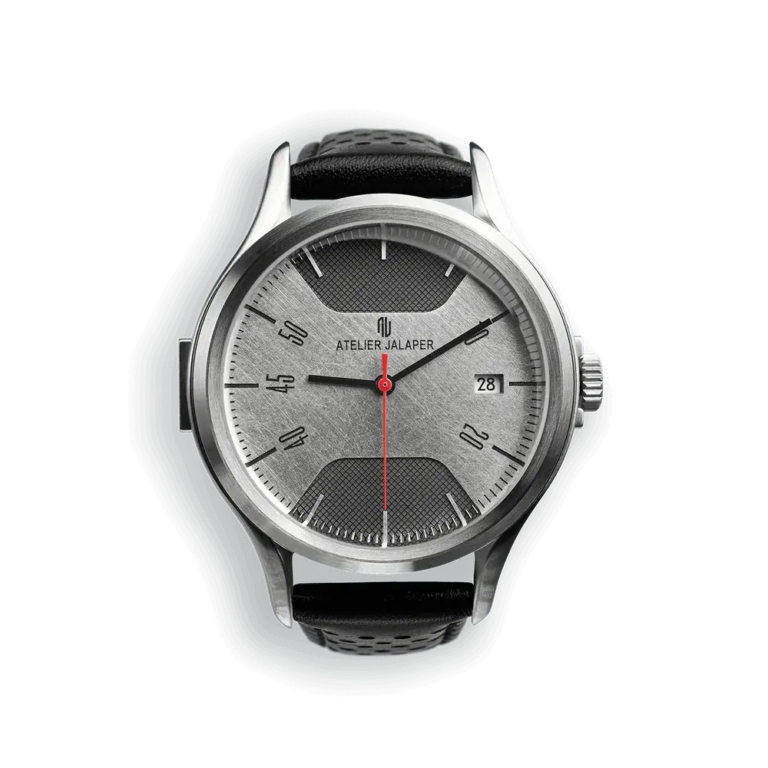 Montre Atelier Jalaper AJ001-S de la collection DB5, boîtier acier et cadran issu d’un capot d’Aston Martin DB5