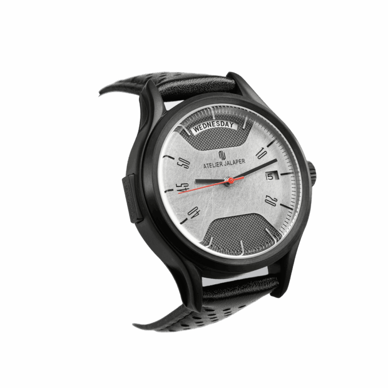 Montre Atelier Jalaper AJ002-B, boîtier PVD noir et cadran taillé dans un capot d’Aston Martin DB5, jour et date