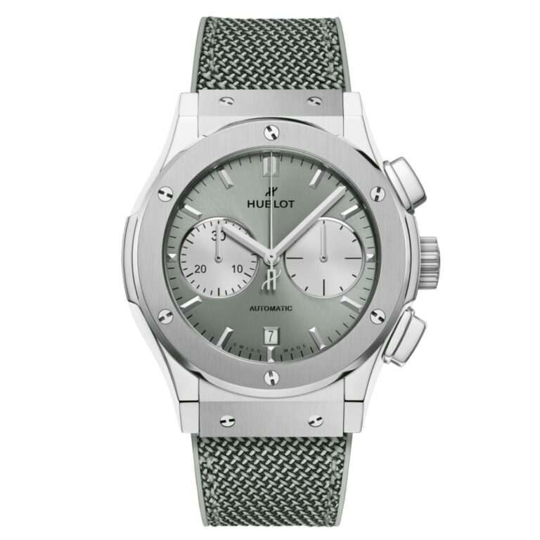 Montre Hublot Classic Fusion Chronograph en titane à cadran vert sauge et bracelet caoutchouc, 45 mm