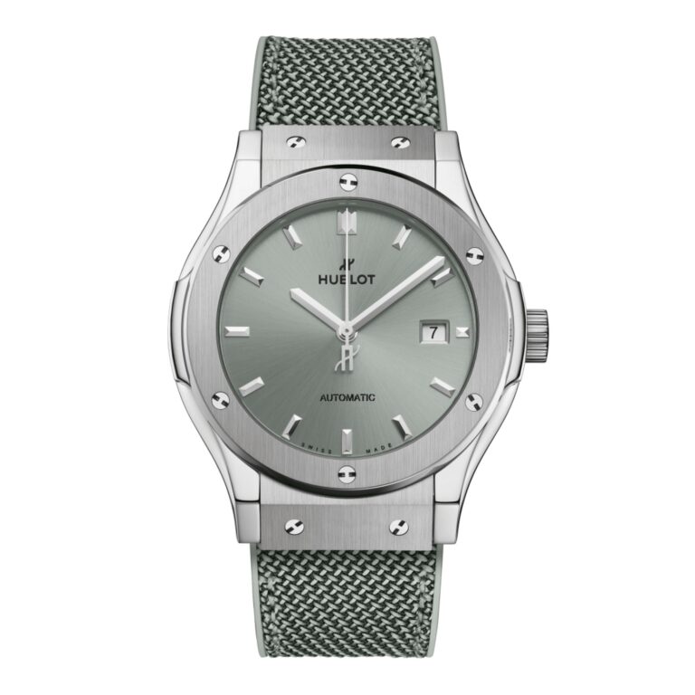 Montre Hublot Classic Fusion automatique en titane à cadran vert sauge et bracelet caoutchouc, 42 mm