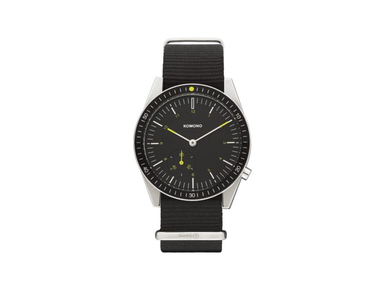 Montre Komono Ray Legacy à cadran noir sur bracelet NATO noir