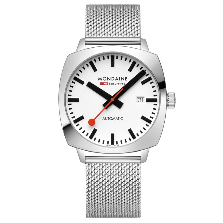 Montre Mondaine Grand Cushion Automatic 39 mm sur bracelet acier