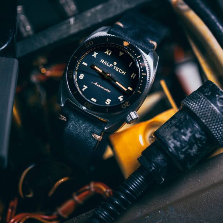 Montre Ralf Tech WRB Automatic California WRB 1007 à cadran noir et chiffres dorés, boîtier acier 39 mm