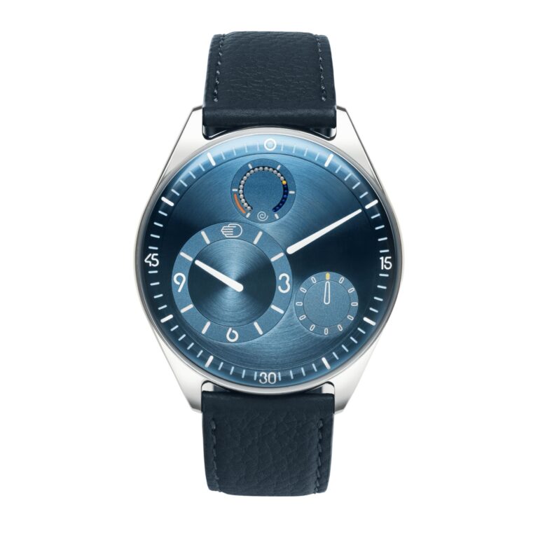 Montre Ressence Type 11 Sky en titane, cadran bleu ciel et bracelet cuir, 41 mm